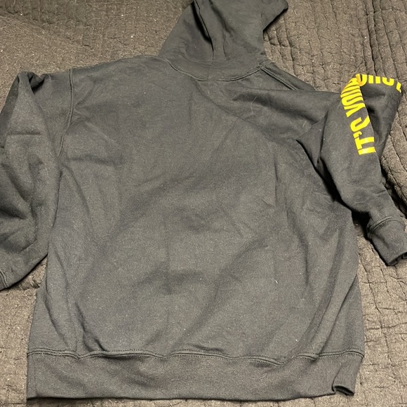 Men’s medium Gilden Wild Turkey pull over hoodie like new - Picture 3 of 3